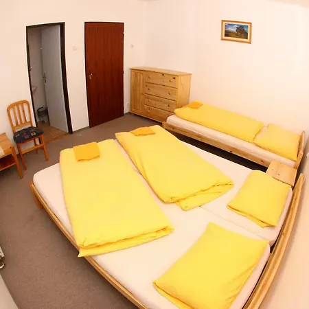 Yacht Club Barrandov Πανσιόν 3*