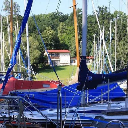 Penzion Yacht Club Barrandov 3*