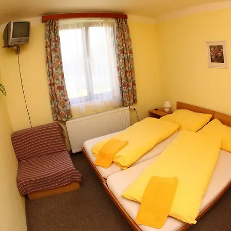 Gasthuis Yacht Club Barrandov Kožlí u Orlíka
