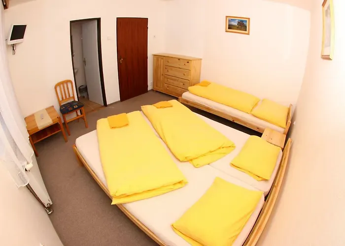 Yacht Club Barrandov Pensionat 3*